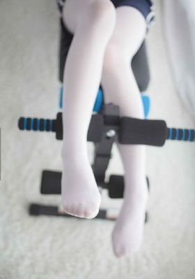 那手伸进美妇湿润的内裤里玩弄_BD国语免费观看最新