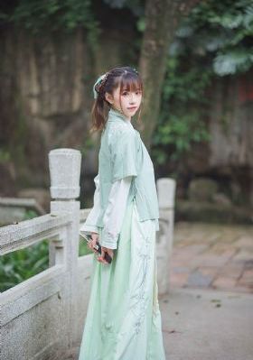 老农民里的老干棒媳妇结局_HD720P欧美电影在线