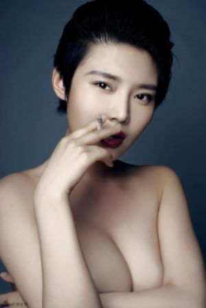 国产精品一卡卡三卡_HD完整在线观看