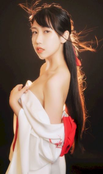 亚洲老妇女_1080超清免费观看